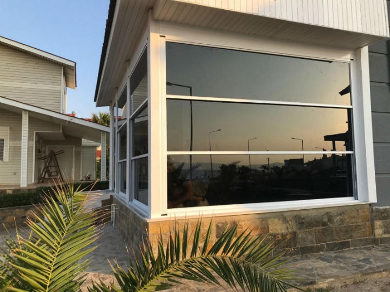 Парапетное  гильотинное остекление