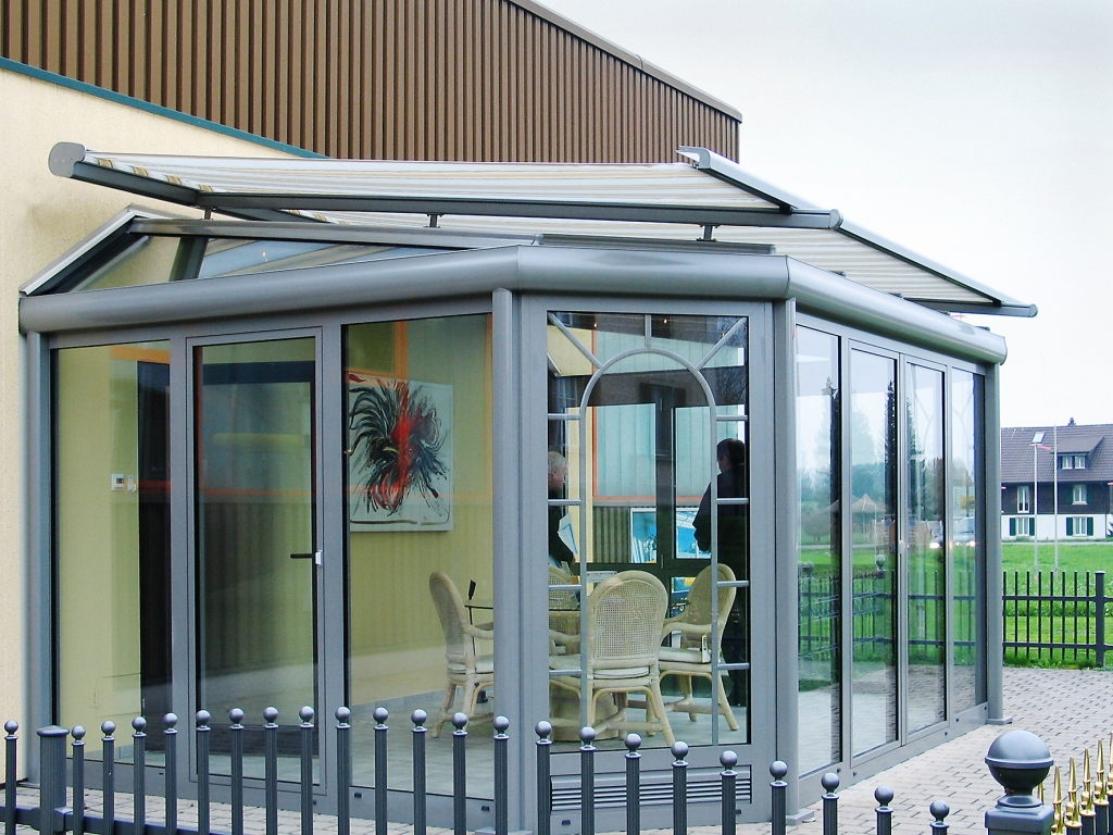 Парапетное  гильотинное остекление